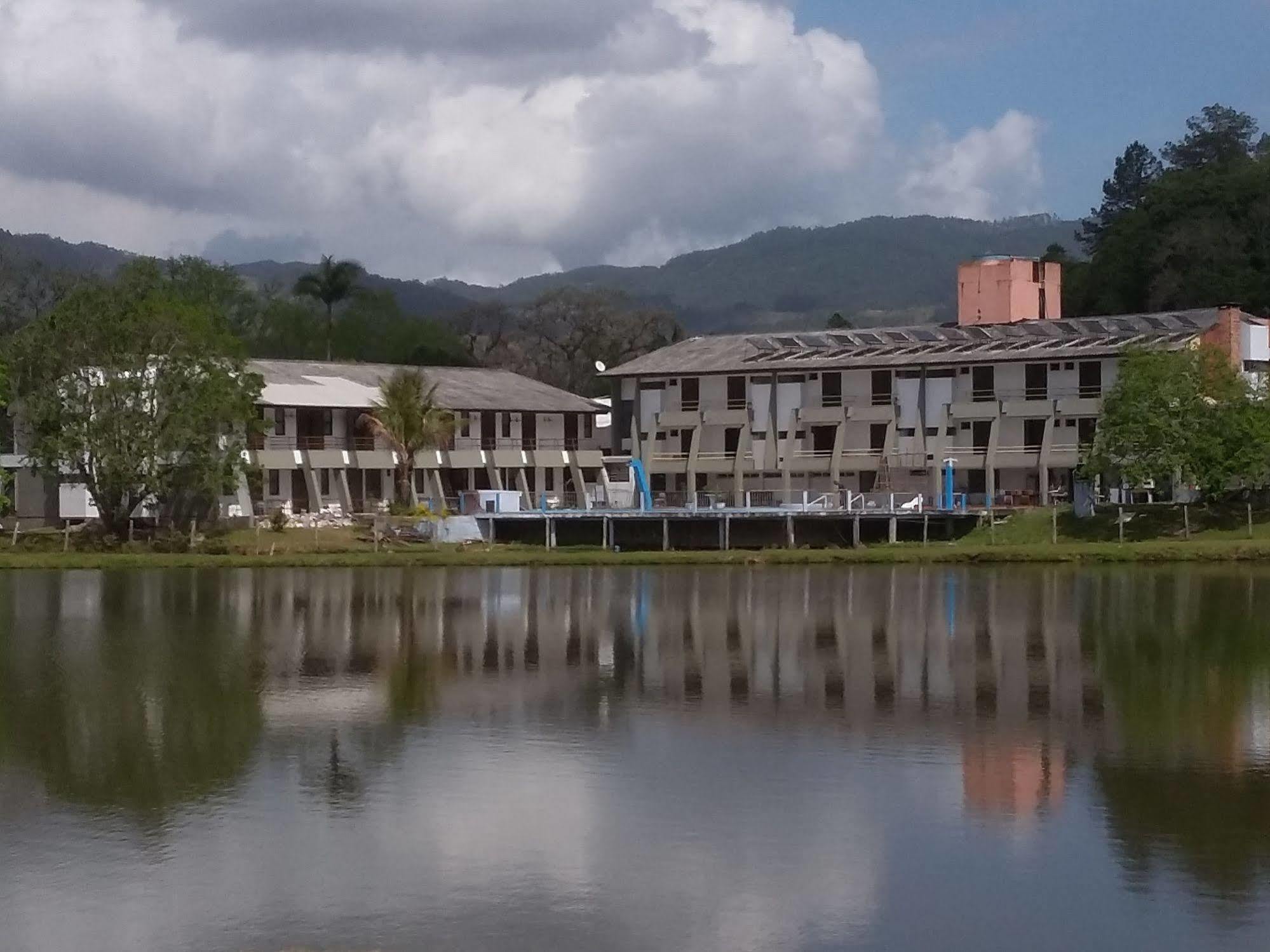 Hotel Termas Do Lago กราวาตัล ภายนอก รูปภาพ